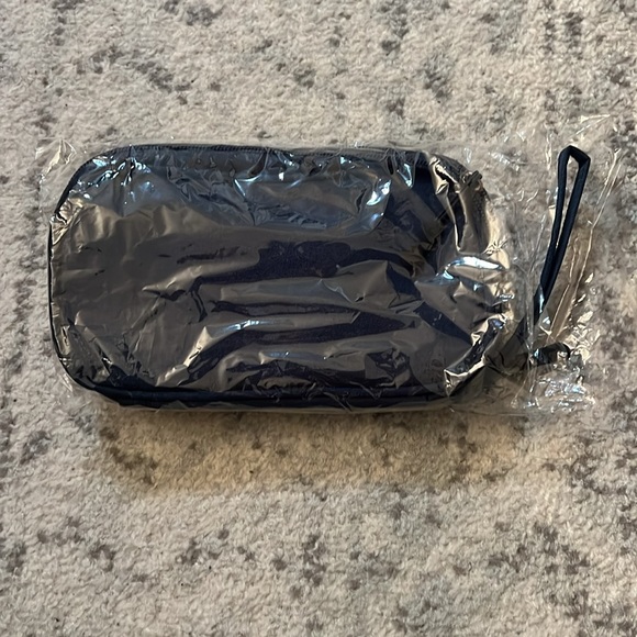 brand new tech wristlet organizer travel bag - Picture 3 of 3